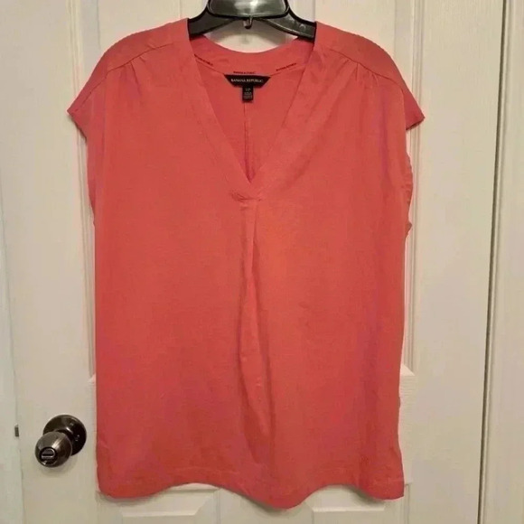 Banana Republic V-neck Top Coral Orange Sleeveless Medium Cotton blend NEW - Picture 9 of 11